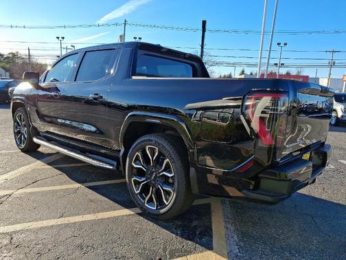 2025 GMC Sierra EV Denali