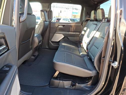 2025 GMC Sierra EV Denali