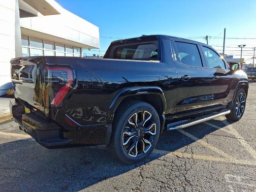 2025 GMC Sierra EV Denali