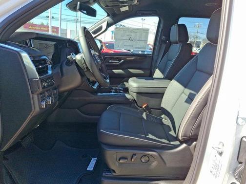 2025 GMC Yukon Elevation