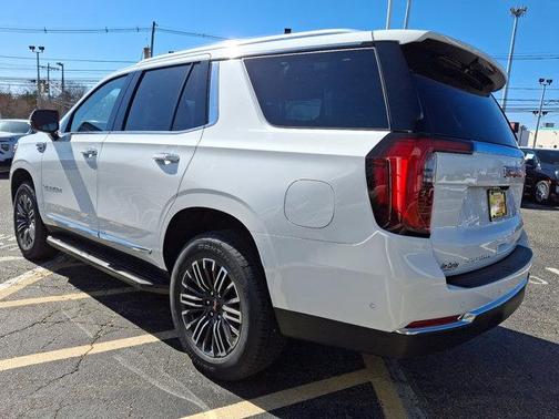 2025 GMC Yukon Elevation