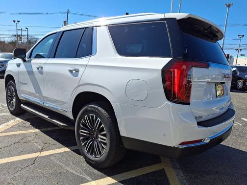 2025 GMC Yukon Elevation