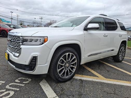 2022 GMC Acadia Denali