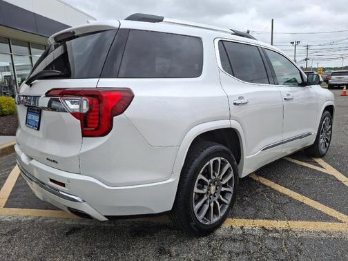 2022 GMC Acadia Denali