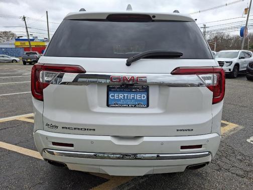 2022 GMC Acadia Denali