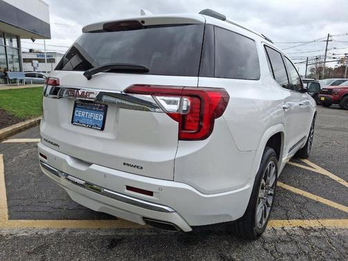 2022 GMC Acadia Denali