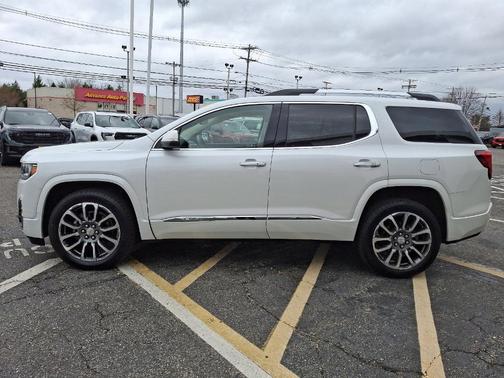 2022 GMC Acadia Denali