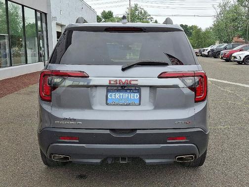 2022 GMC Acadia AT4