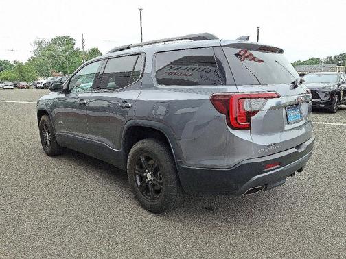 2022 GMC Acadia AT4