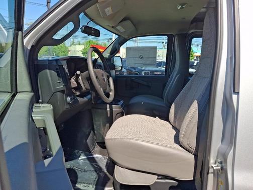 Quicksilver Metallic 2026 GMC Savana 3500 Work Van