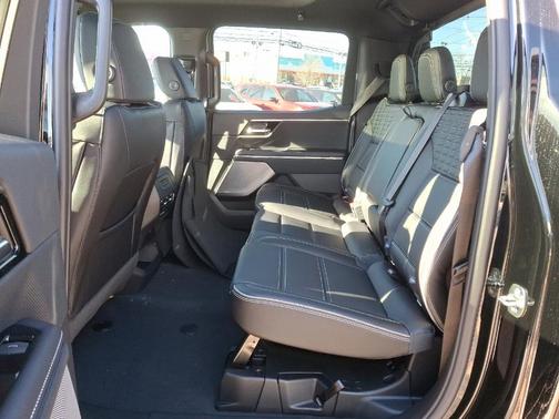 2025 GMC Sierra EV Denali