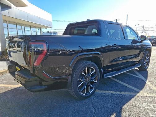2025 GMC Sierra EV Denali
