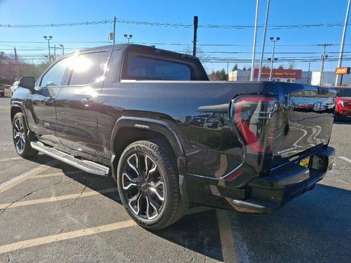 2025 GMC Sierra EV Denali