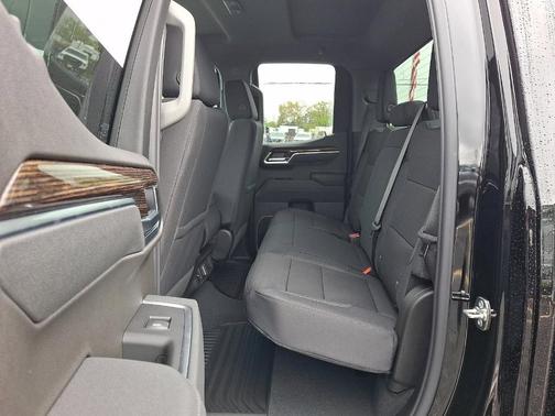 Onyx Black 2026 GMC Sierra 1500 Elevation