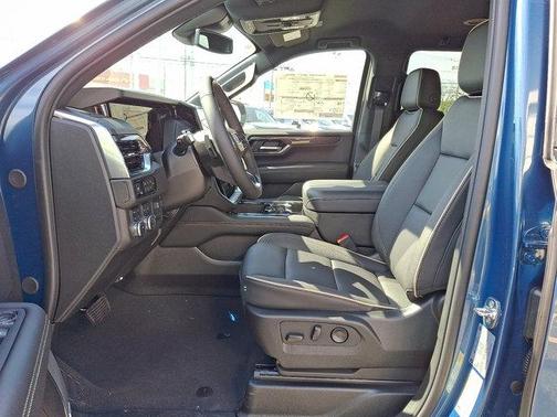 2025 GMC Yukon XL Elevation