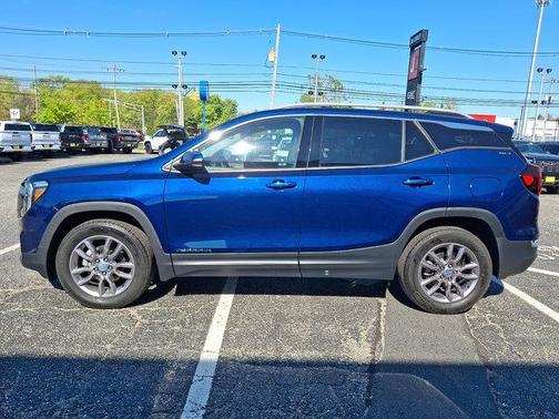 Marine Metallic 2022 GMC Terrain SLT