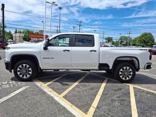 Summit White 2023 Chevrolet Silverado 2500 Custom