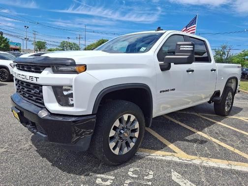 Summit White 2023 Chevrolet Silverado 2500 Custom