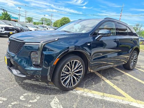 Emerald 2024 Cadillac XT4 Sport