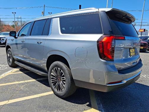 2025 GMC Yukon XL Elevation
