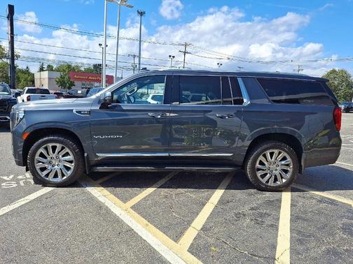 2021 GMC Yukon XL SLT