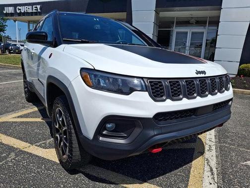 Bright White Clearcoat 2024 Jeep Compass Trailhawk