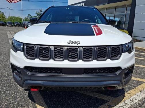 Bright White Clearcoat 2024 Jeep Compass Trailhawk