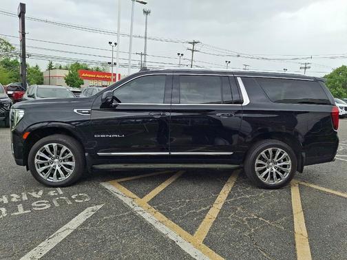 Onyx Black 2023 GMC Yukon XL Denali