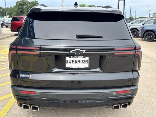Mosaic Black Metallic 2024 Chevrolet Traverse LT