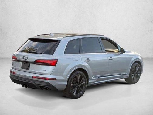 Satellite Silver Metallic 2026 Audi Q7 55 Premium Plus