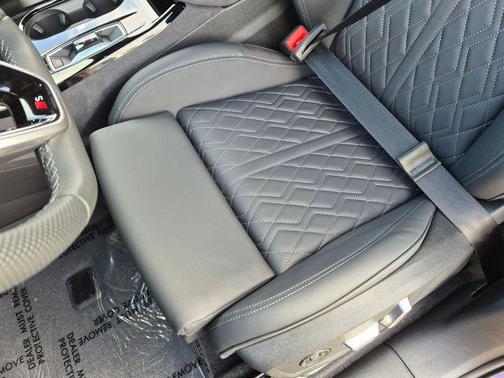 Ascari Blue Metallic 2027 Audi SQ6 e-tron Sportback Prestige quattro