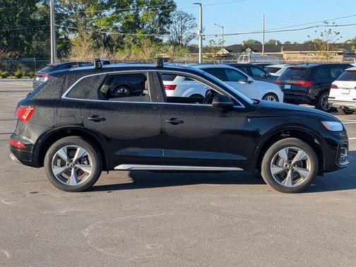 Brilliant Black 2023 Audi Q5 40 Premium