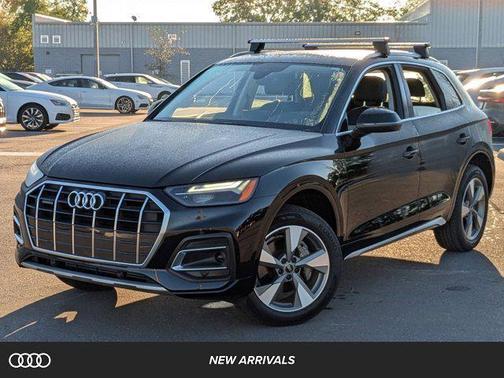Brilliant Black 2023 Audi Q5 40 Premium