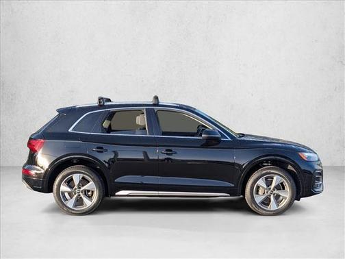 Brilliant Black 2023 Audi Q5 40 Premium
