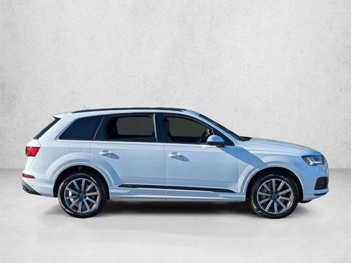 Glacier White Metallic 2023 Audi Q7 45 Premium Plus