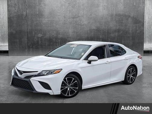 2020 Toyota Camry SE