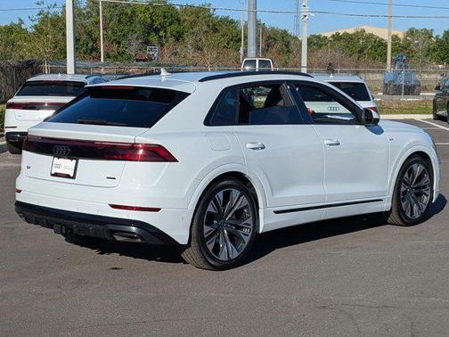 Glacier White Metallic 2026 Audi Q8 55 Premium Plus