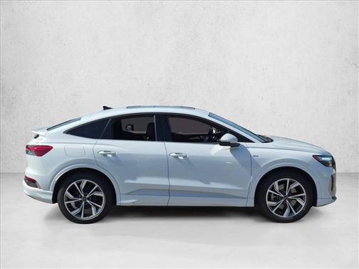 Glacier White Metallic 2024 Audi Q4 e-tron Sportback Premium 55 quattro