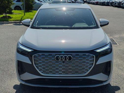 Glacier White Metallic 2024 Audi Q4 e-tron Sportback Premium 55 quattro