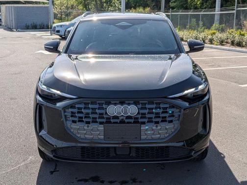 Mythos Black Metallic 2025 Audi Q5 Premium TFSI quattro S tronic