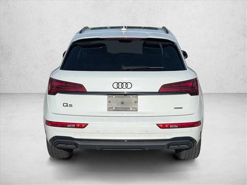 Glacier White Metallic 2024 Audi Q5 45 S line Premium