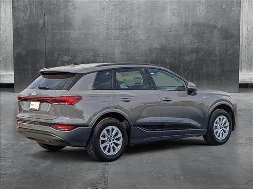 2025 Audi Q6 e-tron Premium