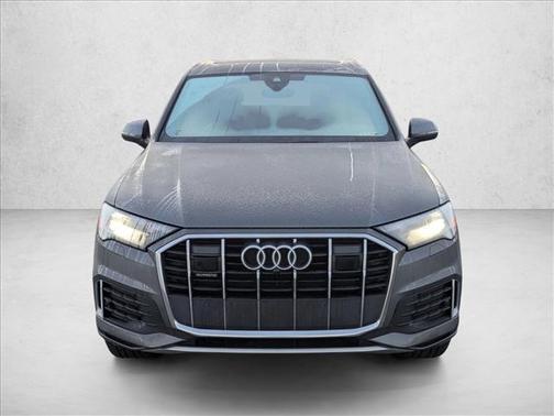 2023 Audi Q7 45 Premium Plus