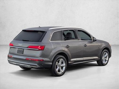 2023 Audi Q7 45 Premium Plus