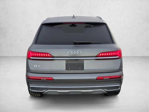 2023 Audi Q7 45 Premium Plus