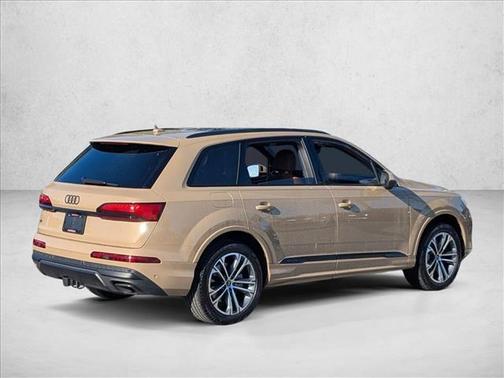 2025 Audi Q7 45 Premium Plus