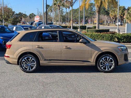 2025 Audi Q7 45 Premium Plus