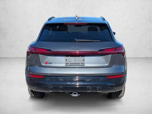 2024 Audi Q8 e-tron Prestige