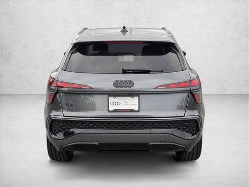 Daytona Gray Pearl Effect 2026 Audi Q3 TFSI quattro S tronic