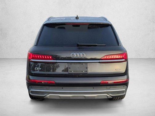 Tamarind Brown Metallic 2024 Audi Q7 45 Premium